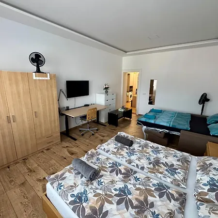 With Workspace And Tv Apartmán *