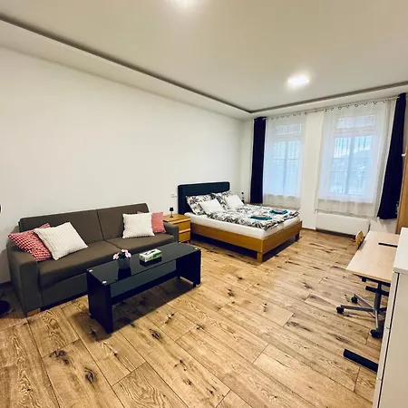 Apartamento With Workspace And Tv Brno