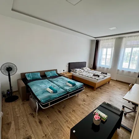 Apartmán With Workspace And Tv *