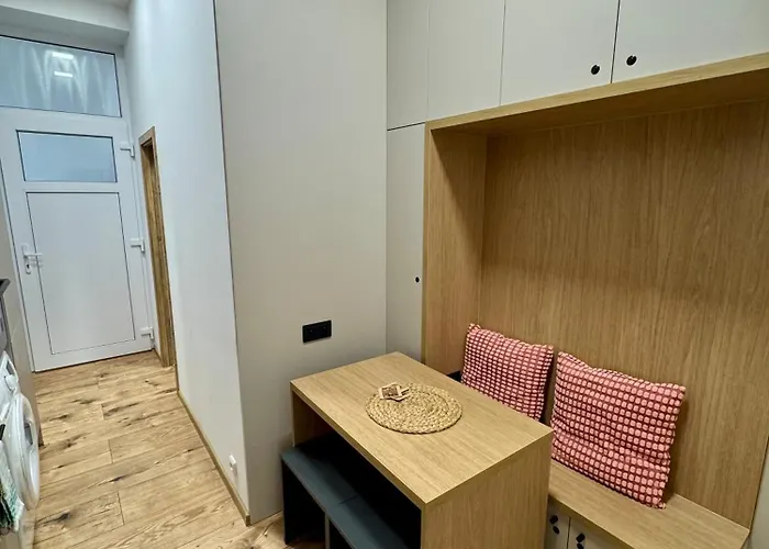 アパート With Workspace And Tv
